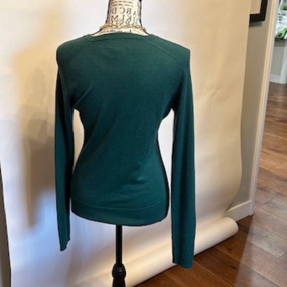 Green V neck Sweater CO-OP by: Barneys New York - Picture 8 of 12